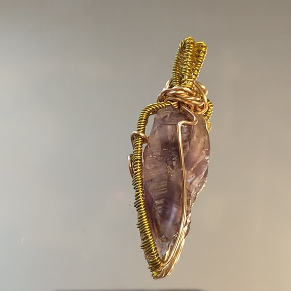 🇨🇦Hand wrapped Northern Ontario Amethyst - Picture 2 of 4